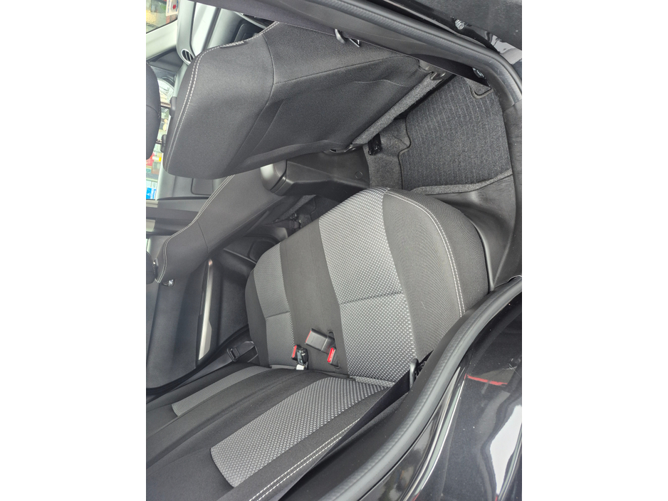 2025 Suzuki Vitara - image 3