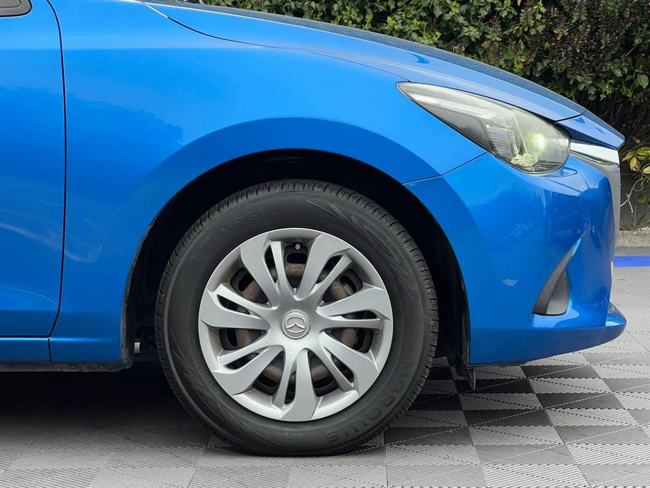 2016 Mazda Demio - image 9