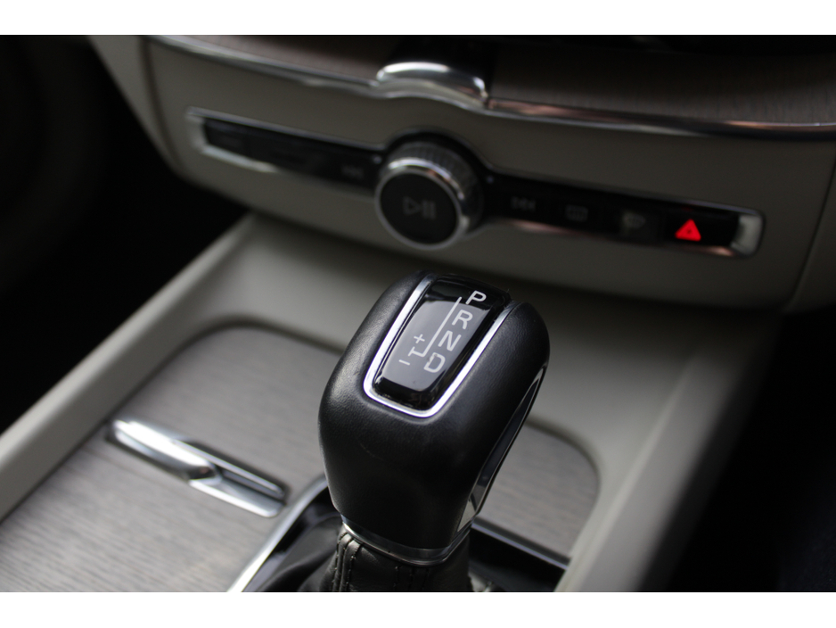 2020 Volvo XC60 - image 16