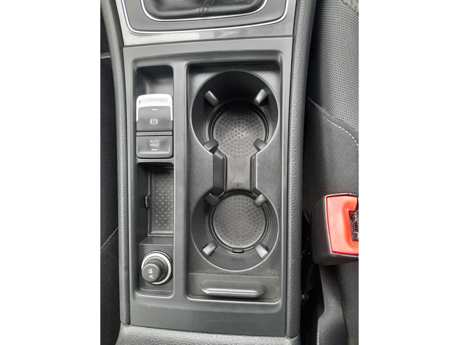 2017 Volkswagen Golf - image 33