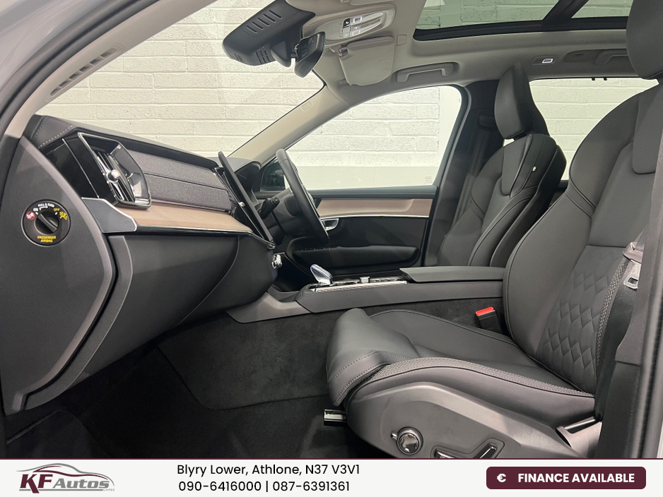 2025 Volvo XC90 - image 11