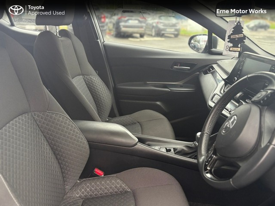 2023 Toyota C-HR C-HR HYBRID LUNA €27,950