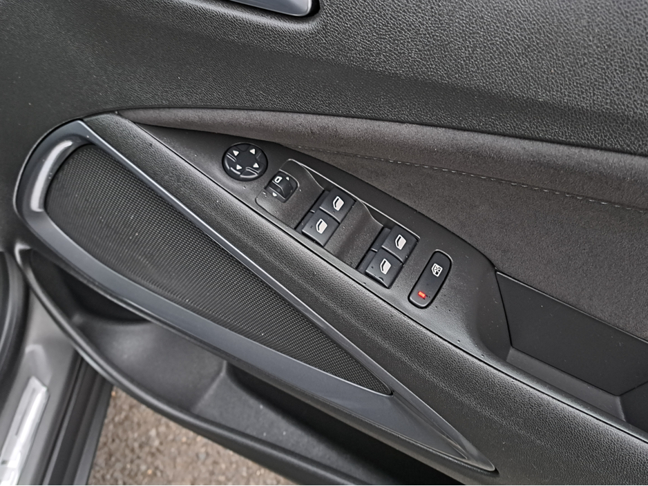 2023 Opel Crossland ULTIMATE 1.2TURBO 110BHP **LEATHER/SUEDE INTERIOR** €21,950