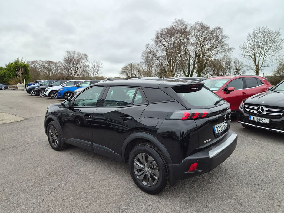 2022 Peugeot 2008 - image 8