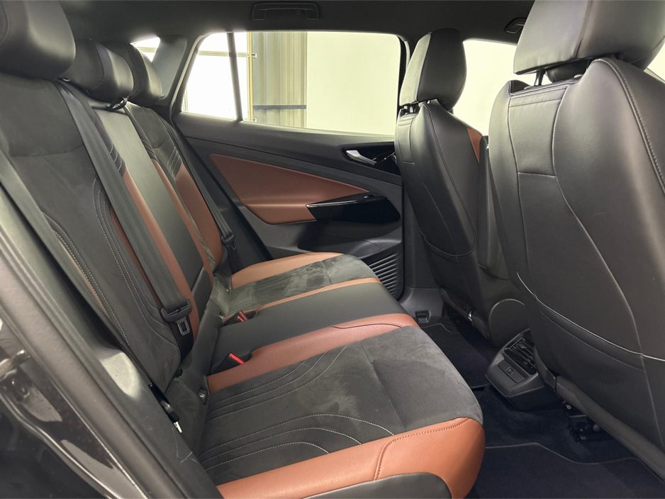 2021 Volkswagen ID.4 - image 27
