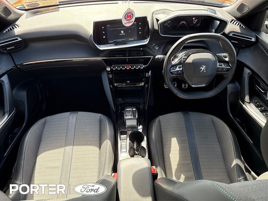 2023 Peugeot 2008 - image 2