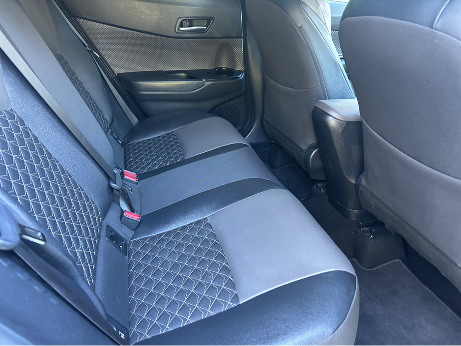 2023 Toyota C-HR - image 6