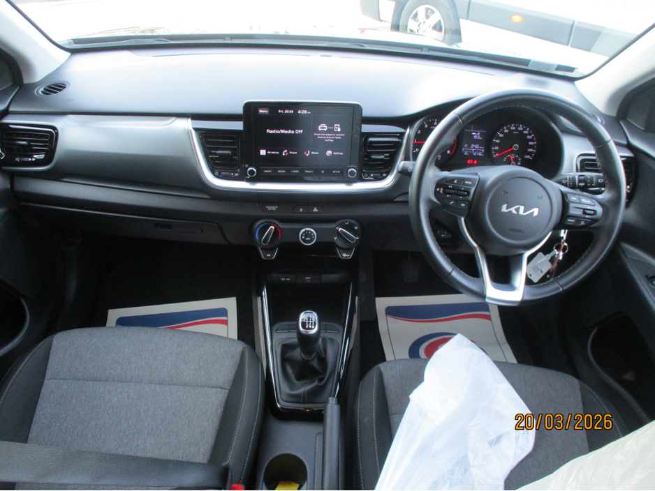 2023 Kia Stonic - image 15
