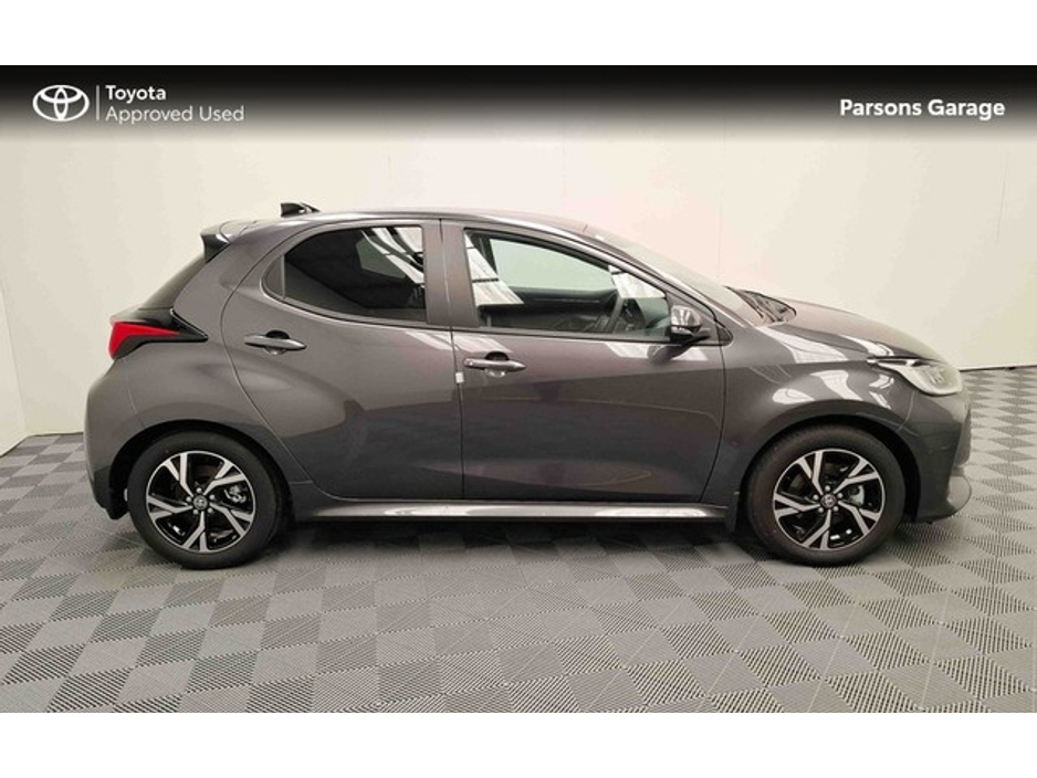 2026 Toyota Yaris - image 3