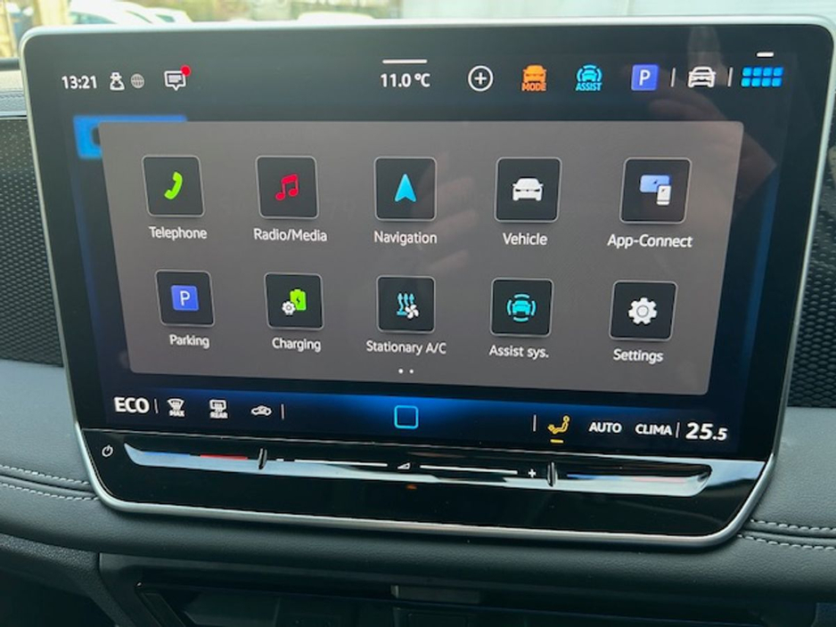 2025 Volkswagen Tiguan - image 19