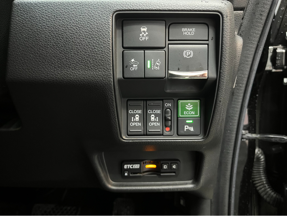 2020 Honda Odyssey €28950 2020 HONDA ODYSSEY ABSOLUTE EX SENSING HYBRID 7 SEATER AUTOMATIC 2.0 AUTOMATIC / CRUISE CONTROL / 360° PARKING CAMERA / AUTOMATIC DOORS / FRONT ELECTRIC SEATS €28,950