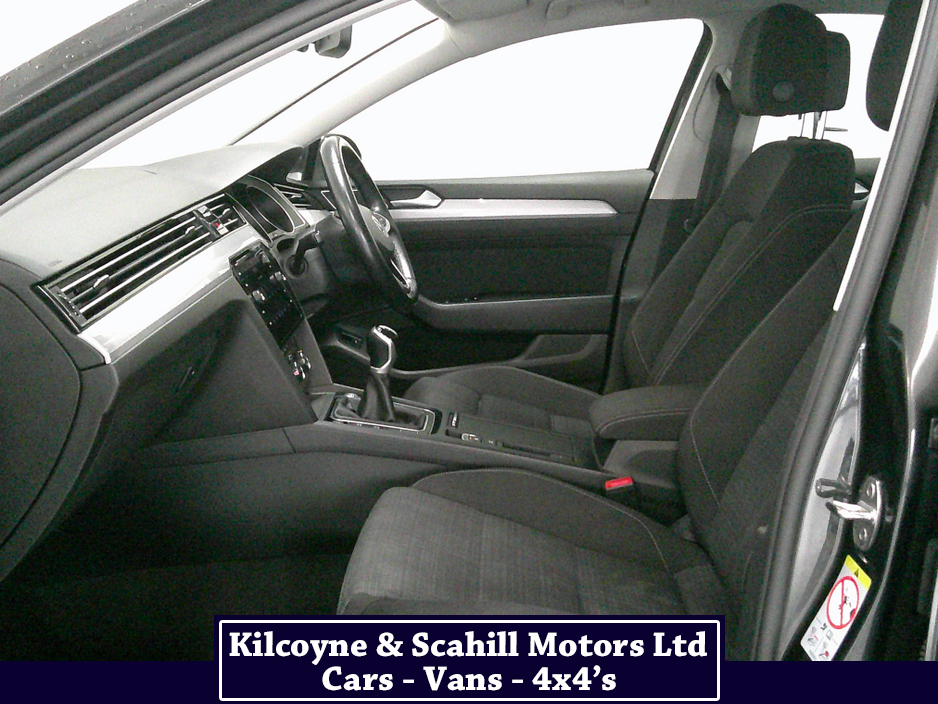 2020 Volkswagen Passat - image 12