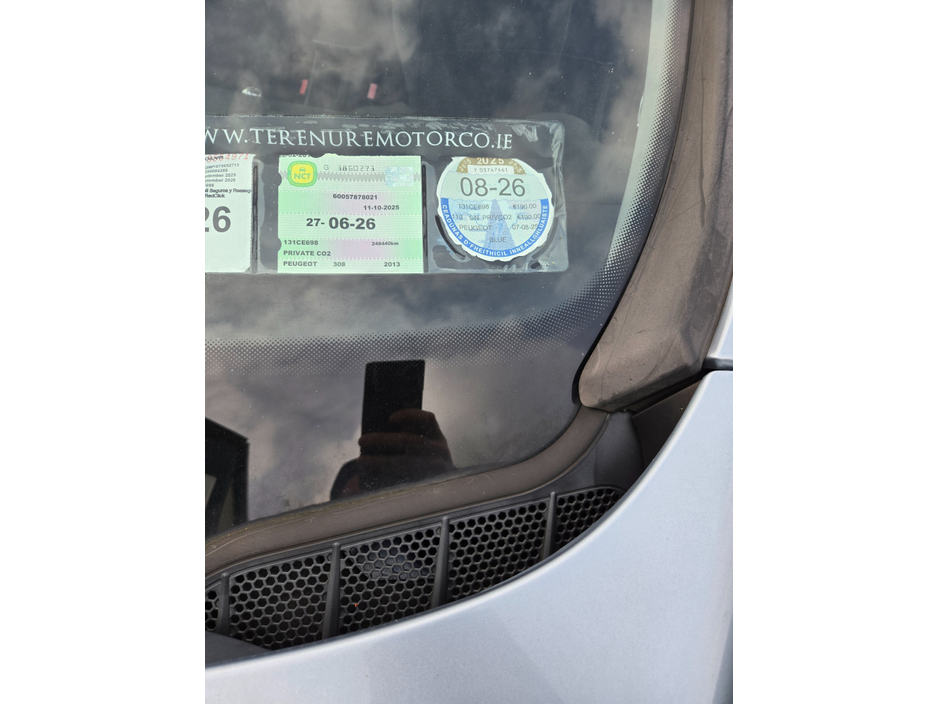 2013 Peugeot 308 - image 10