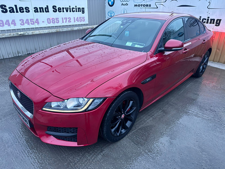 2017 Jaguar XF - image 9