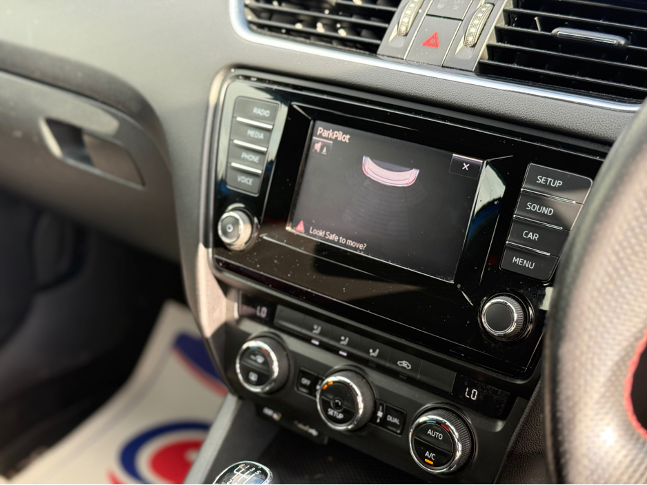 2014 Skoda Octavia - image 21