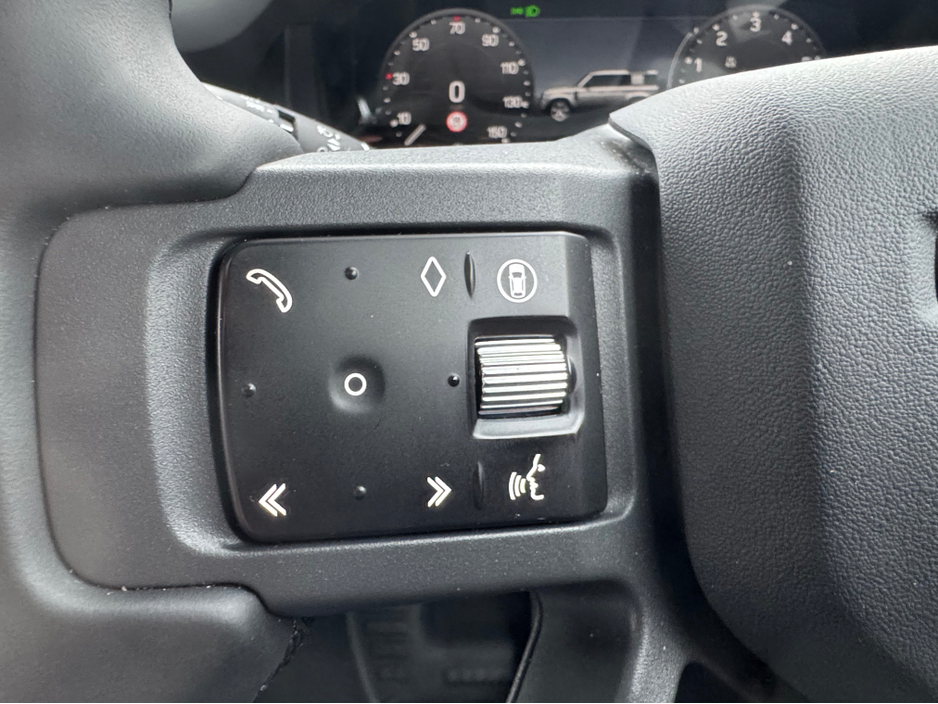 2025 Land Rover Defender P300e X-DYNAMIC SE URBAN SPEC PHEV AUTO €109,950