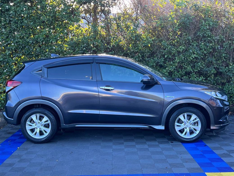 2016 Honda Vezel 1.5 HYBRID // ADAPTIVE CRUISE CONTROL // 16" ALLOYS // REVERSE CAMERA €14,750