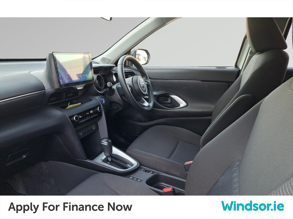 2021 Toyota Yaris Cross - image 4