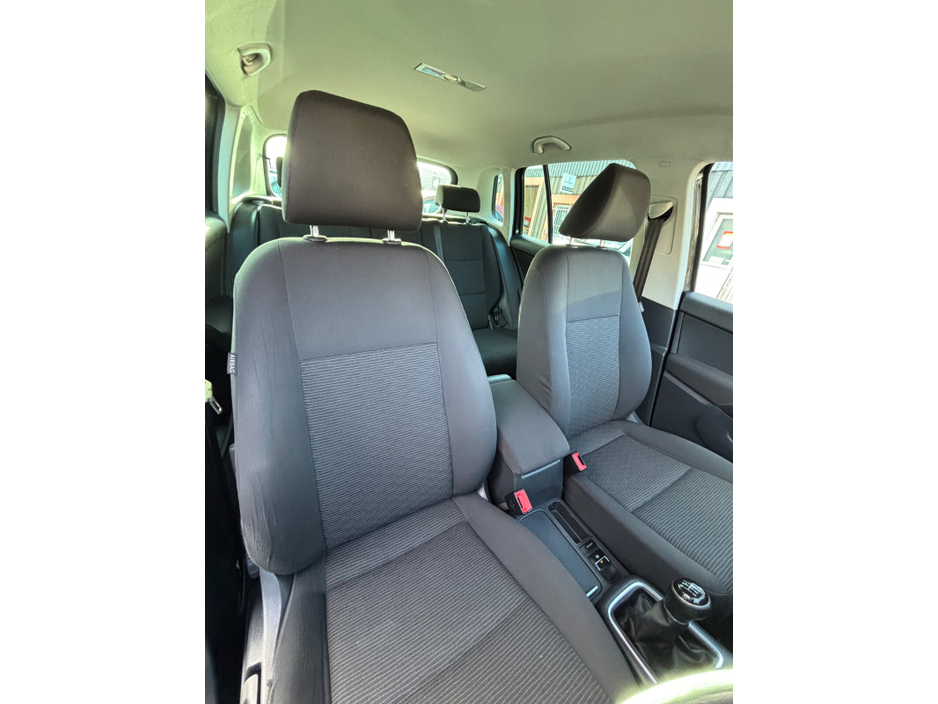 2014 Volkswagen Tiguan - image 28