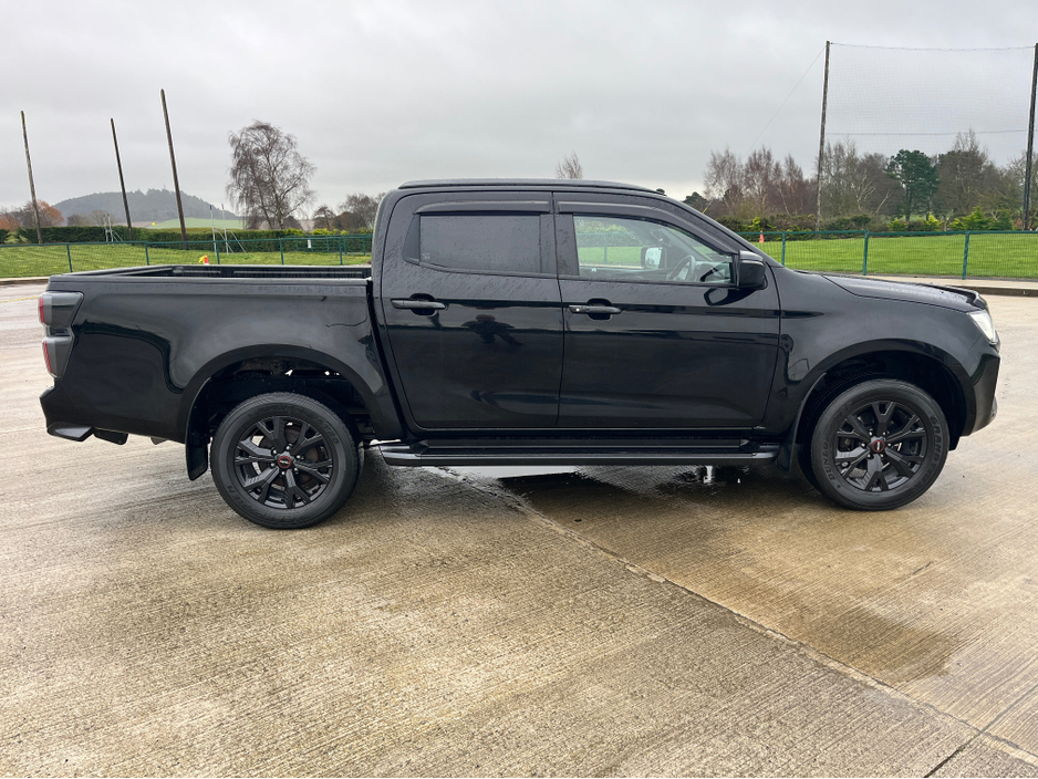 2023 Isuzu D-MAX - image 7
