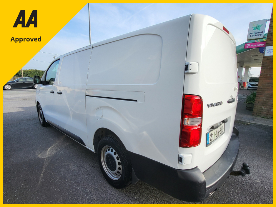 2021 Opel Vivaro - image 8