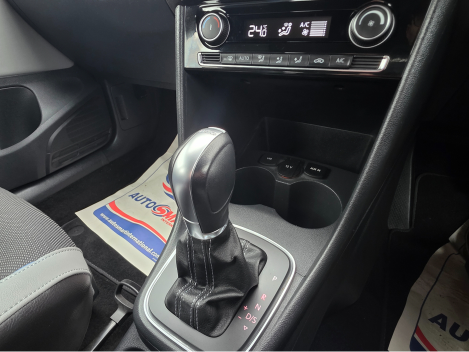 2015 Volkswagen Polo - image 16