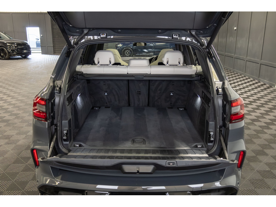 2023 BMW X5 - image 13