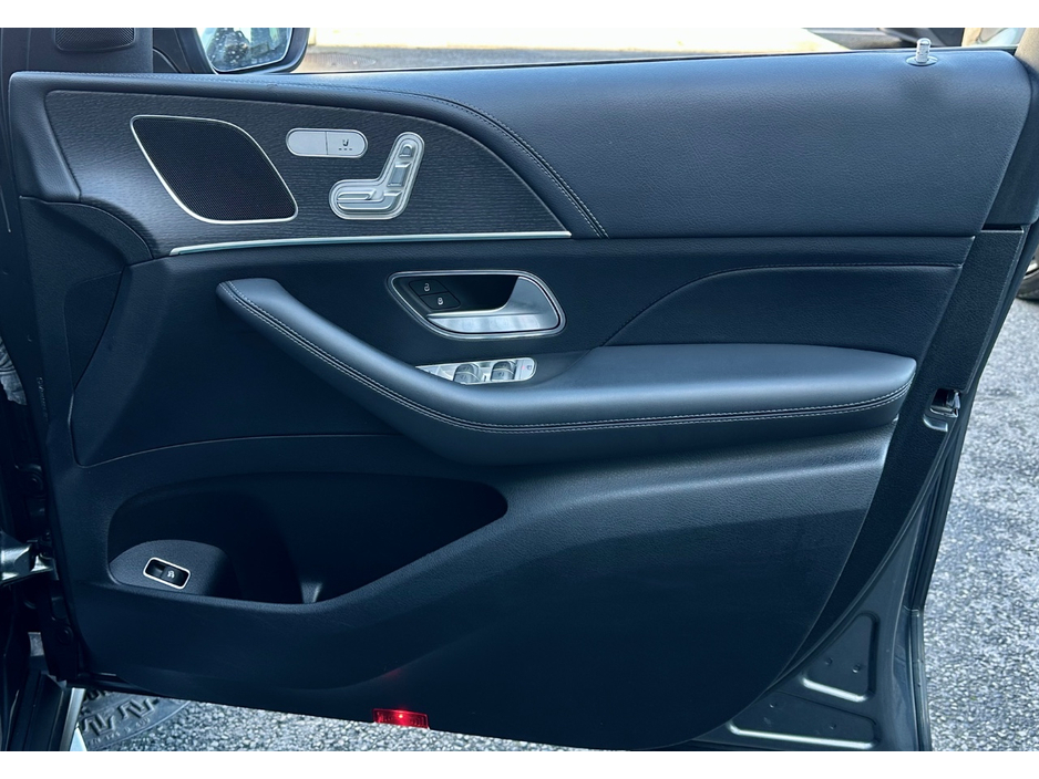 2022 Mercedes-Benz GLE Class - image 17