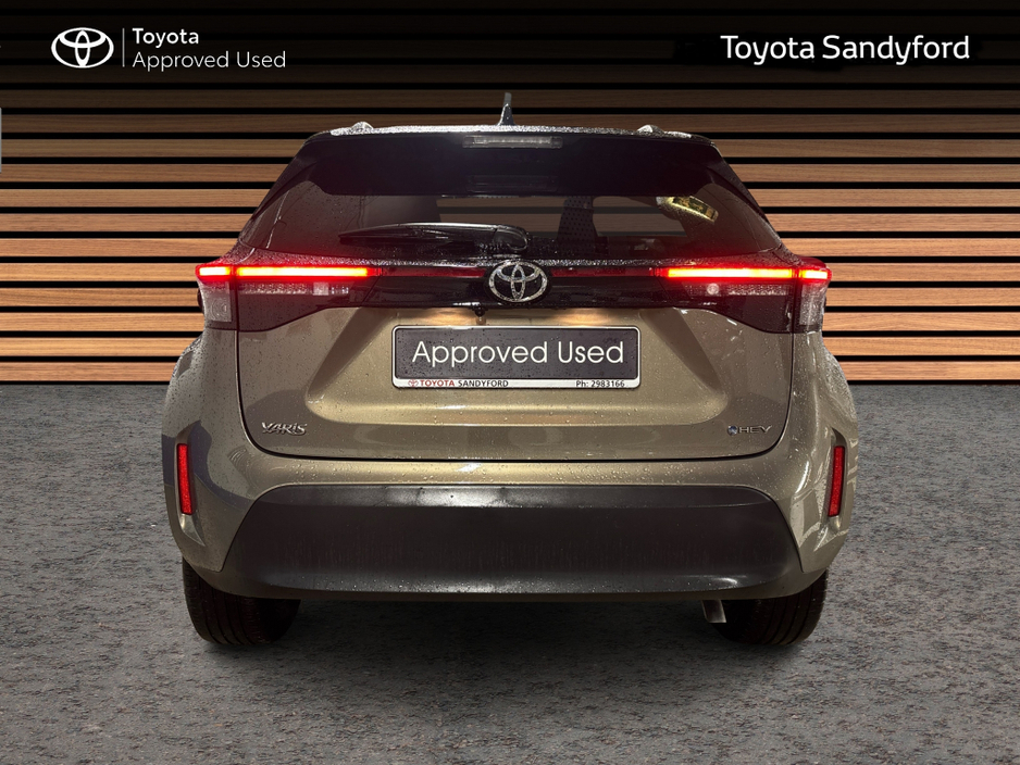 2025 Toyota Yaris Cross - image 4