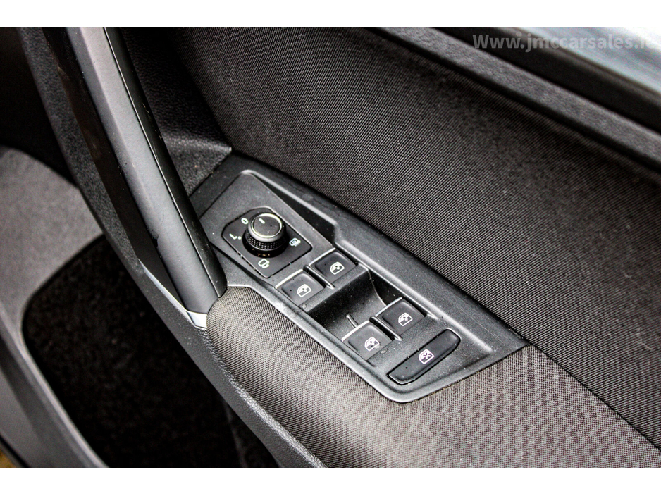 2018 Volkswagen Tiguan - image 26