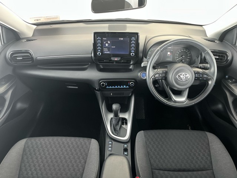 2023 Toyota Yaris HYBRID LUNA €24,450