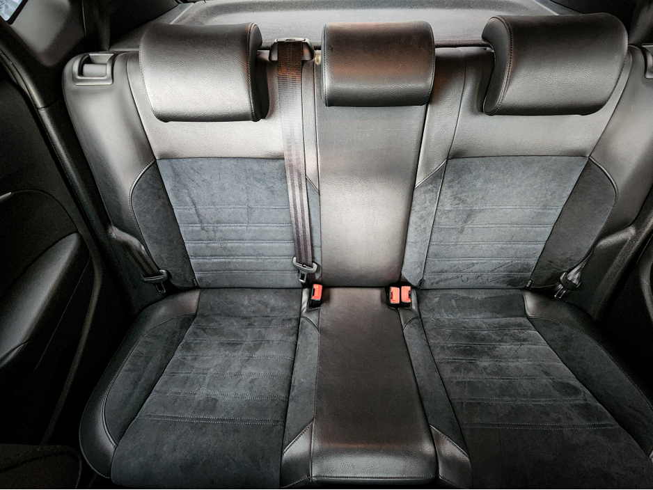 2016 Volkswagen Polo - image 35