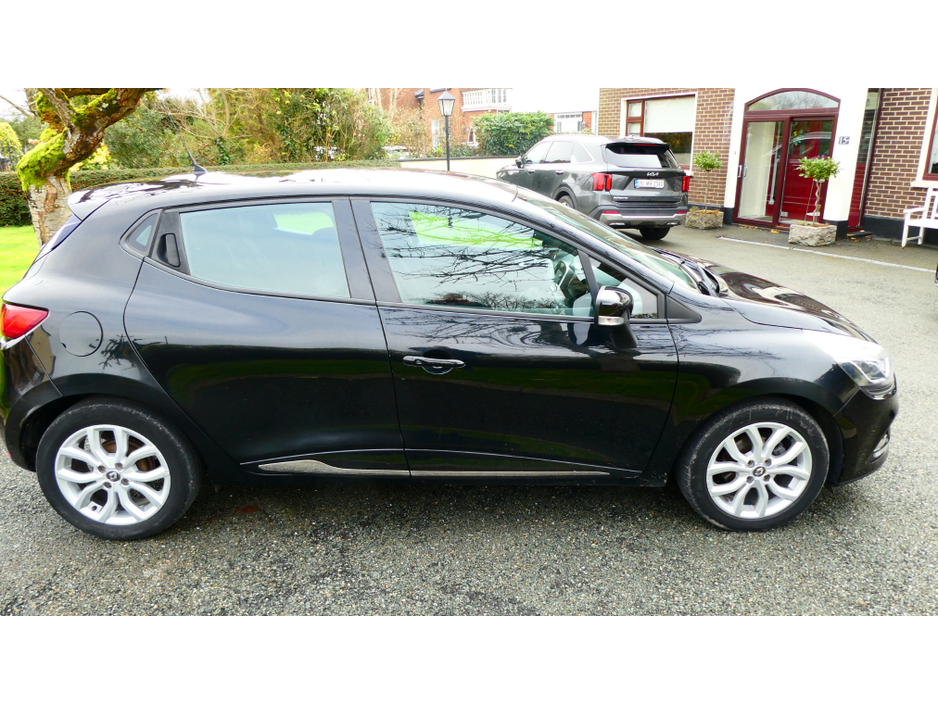 2017 Renault Clio IV DYNAMIQUE NAV 1.2 PETR €8,250