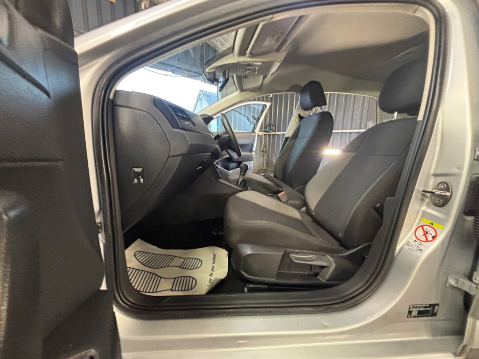 2022 Volkswagen Polo - image 16