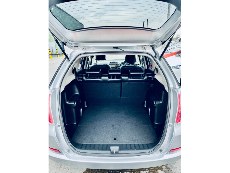 2014 Honda Shuttle - image 23