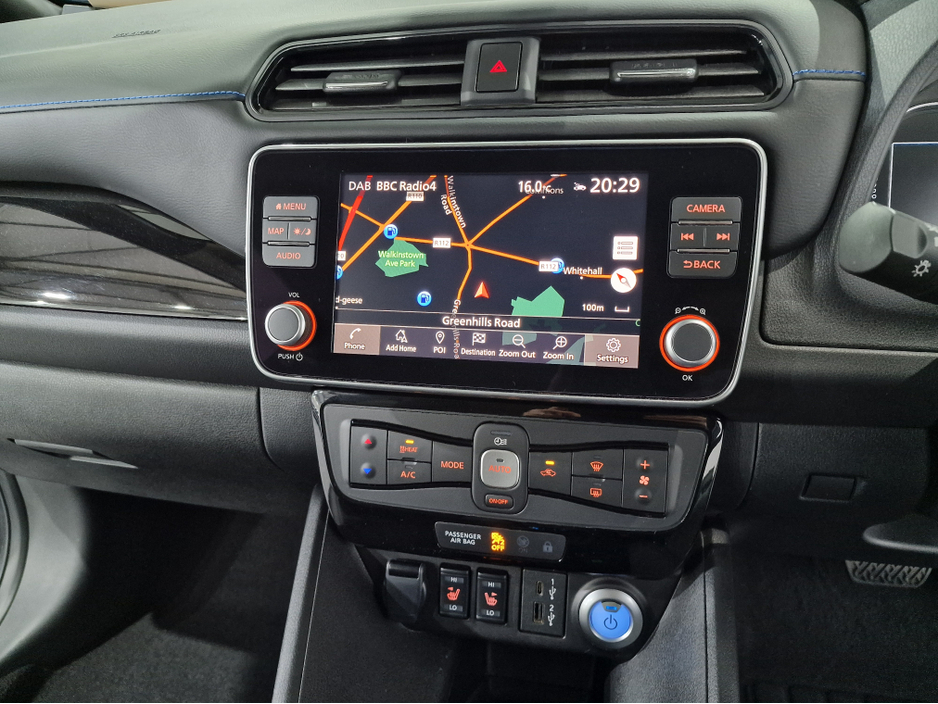 2024 Nissan Leaf - image 13