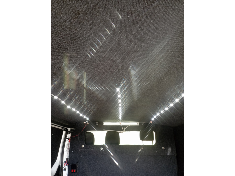 2015 Vauxhall Vivaro - image 8