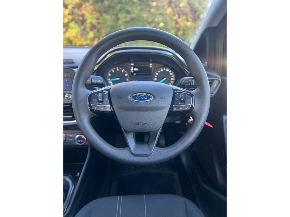 2019 Ford Fiesta - image 14