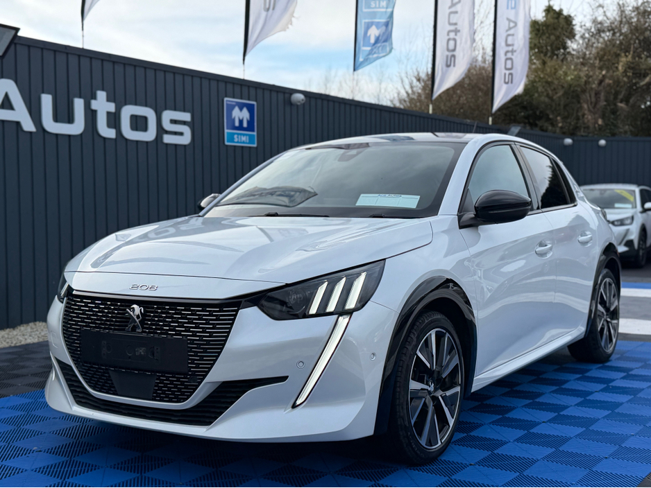 2020 Peugeot 208 - image 2