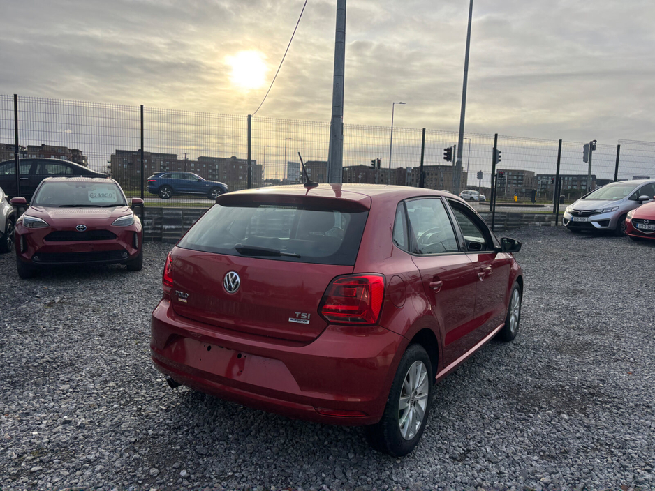 2015 Volkswagen Polo  €11,500