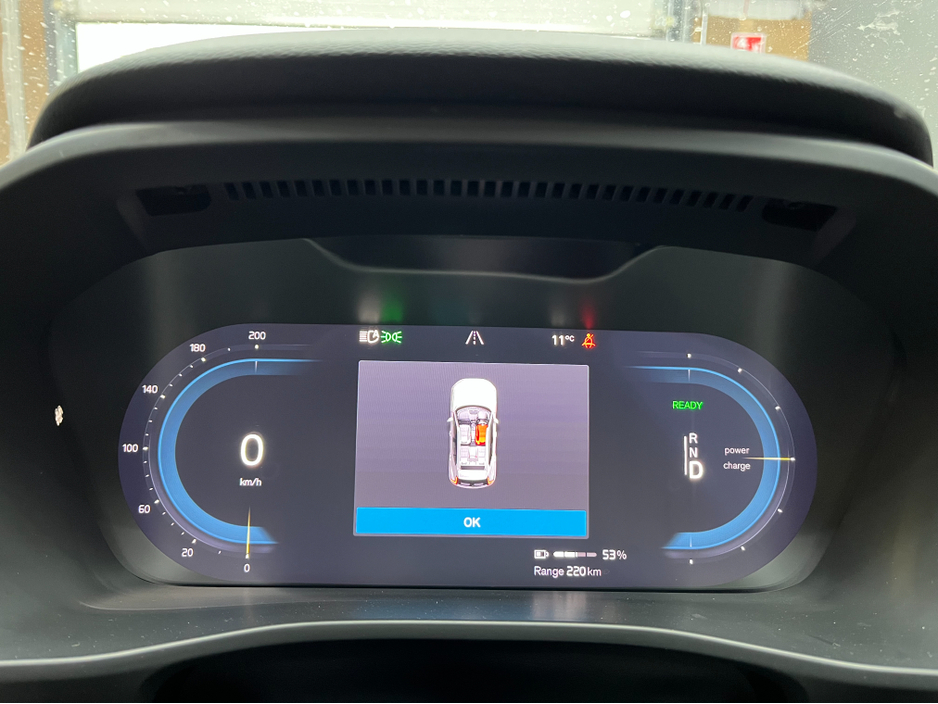 2023 Volvo XC40 - image 26