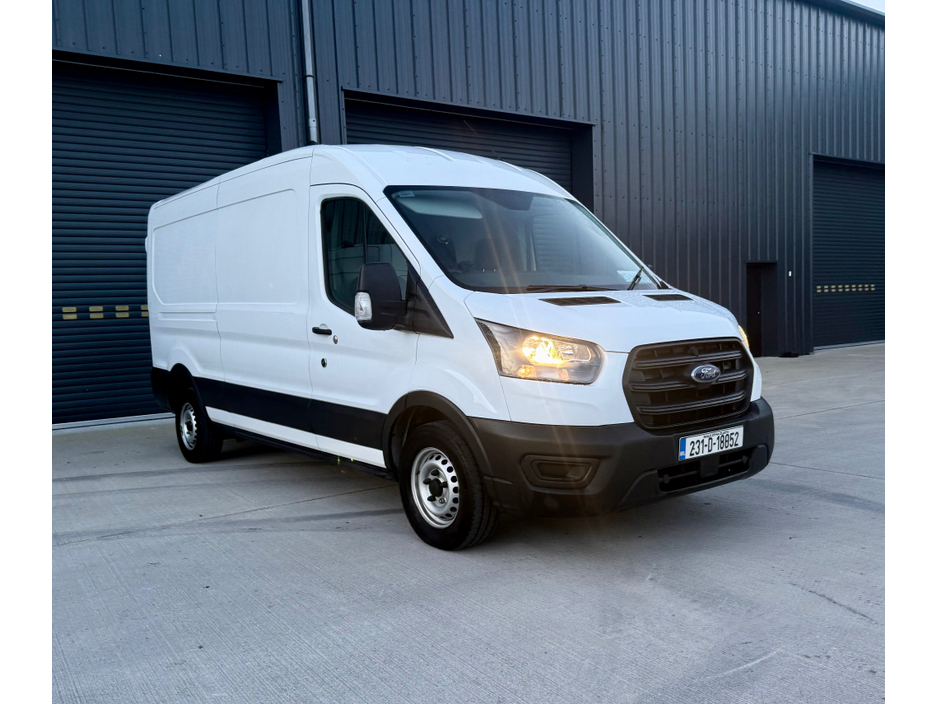 2023 Ford Transit - image 4