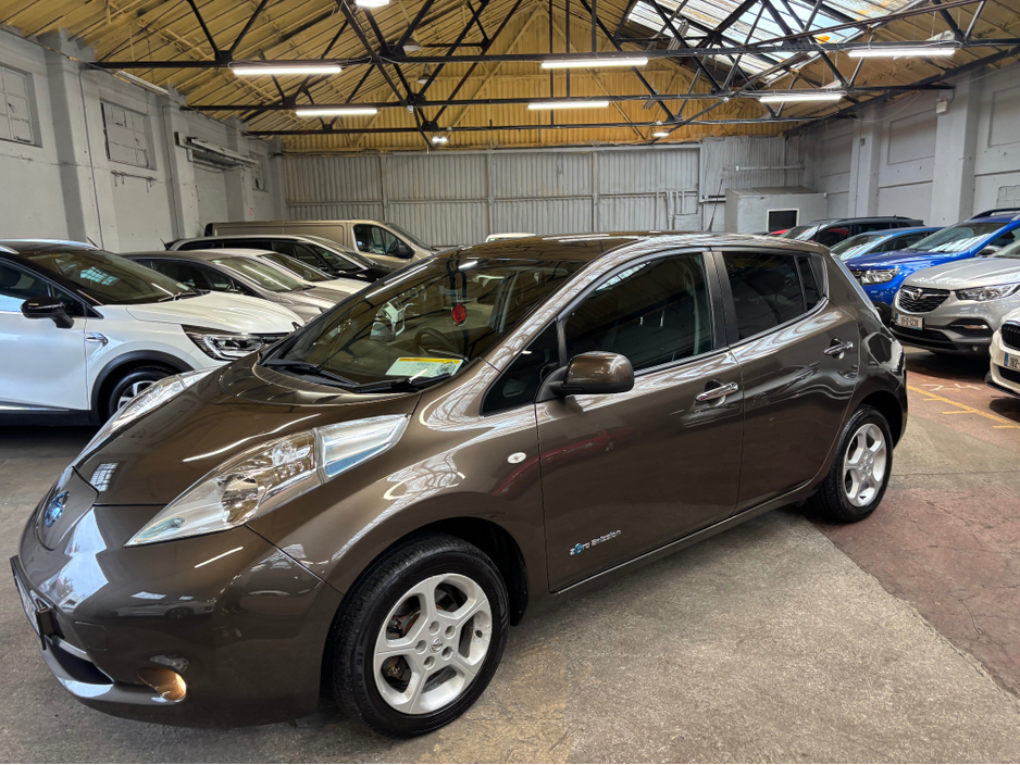 2017 Nissan Leaf - image 7