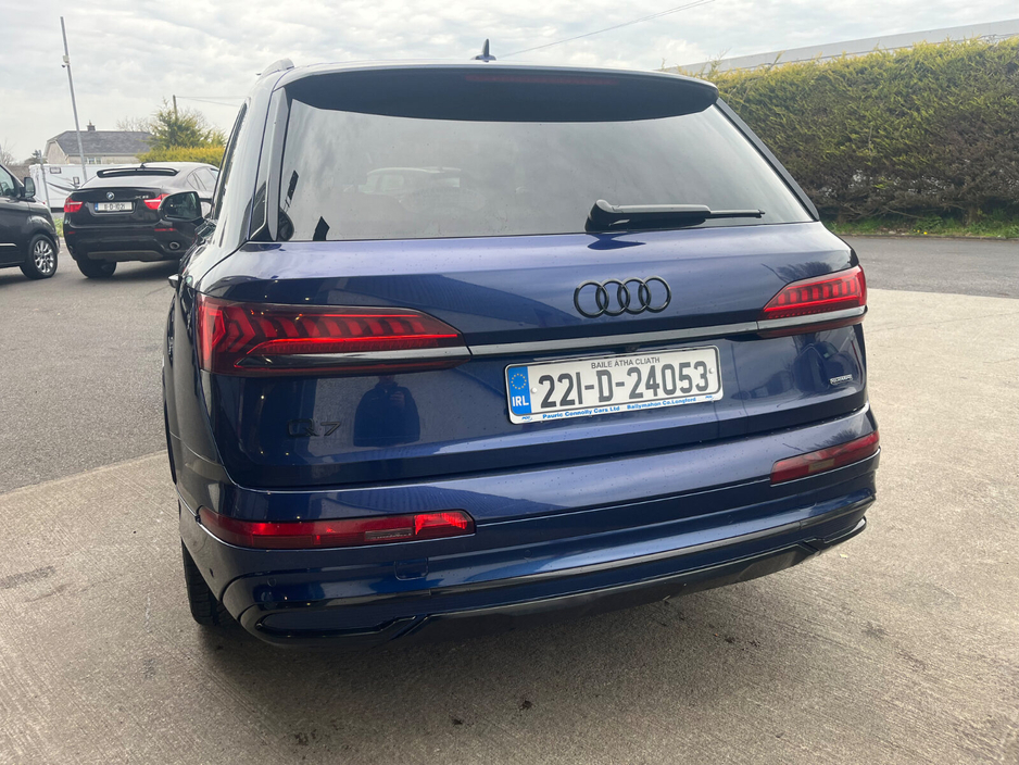 2022 Audi Q7 - image 9