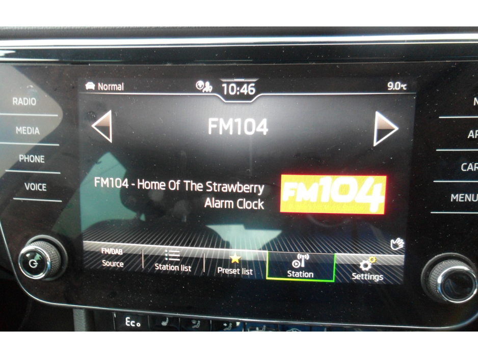 2022 Skoda Superb - image 21