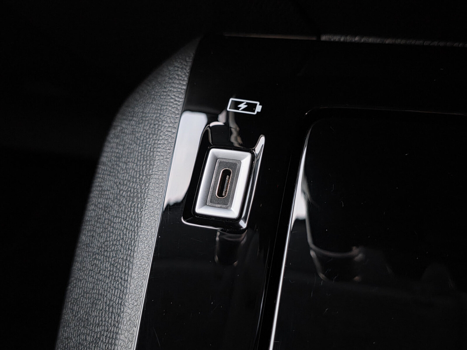 2021 Peugeot 208 - image 29