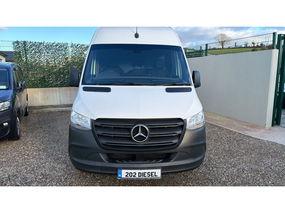 2020 Mercedes-Benz Sprinter - image 3
