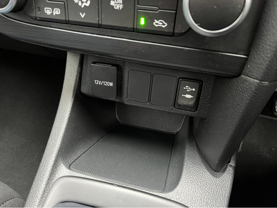 2014 Toyota Auris TERRA 1.3 PETROL //LOW MILES//