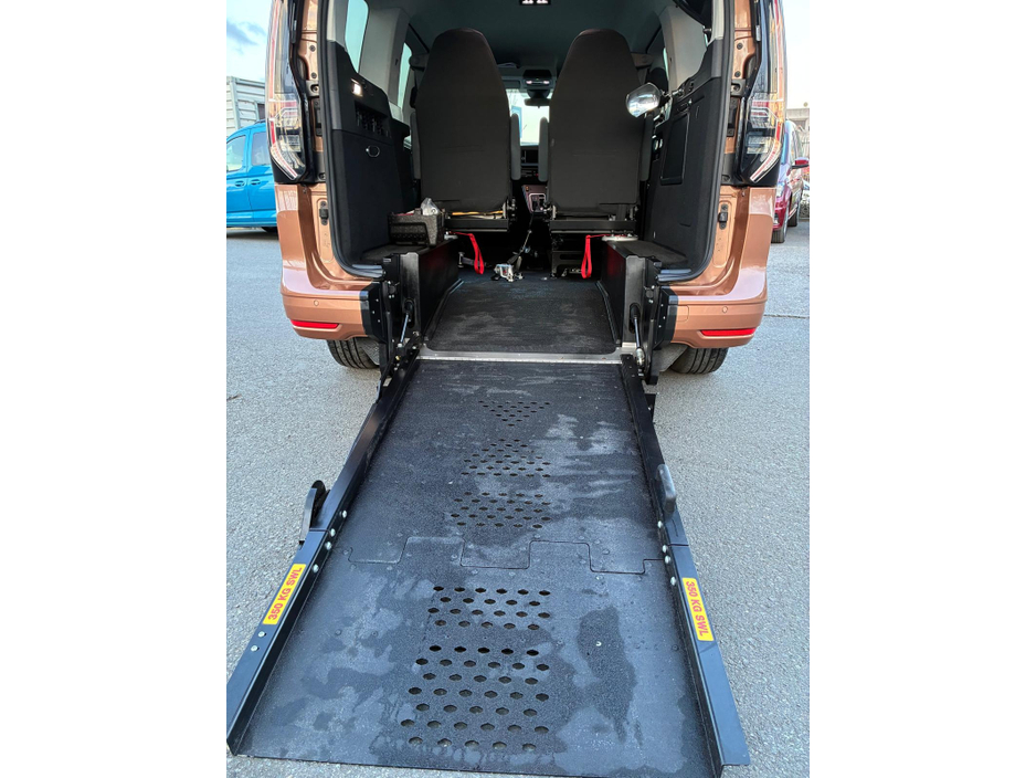 2023 Volkswagen Caddy - image 13