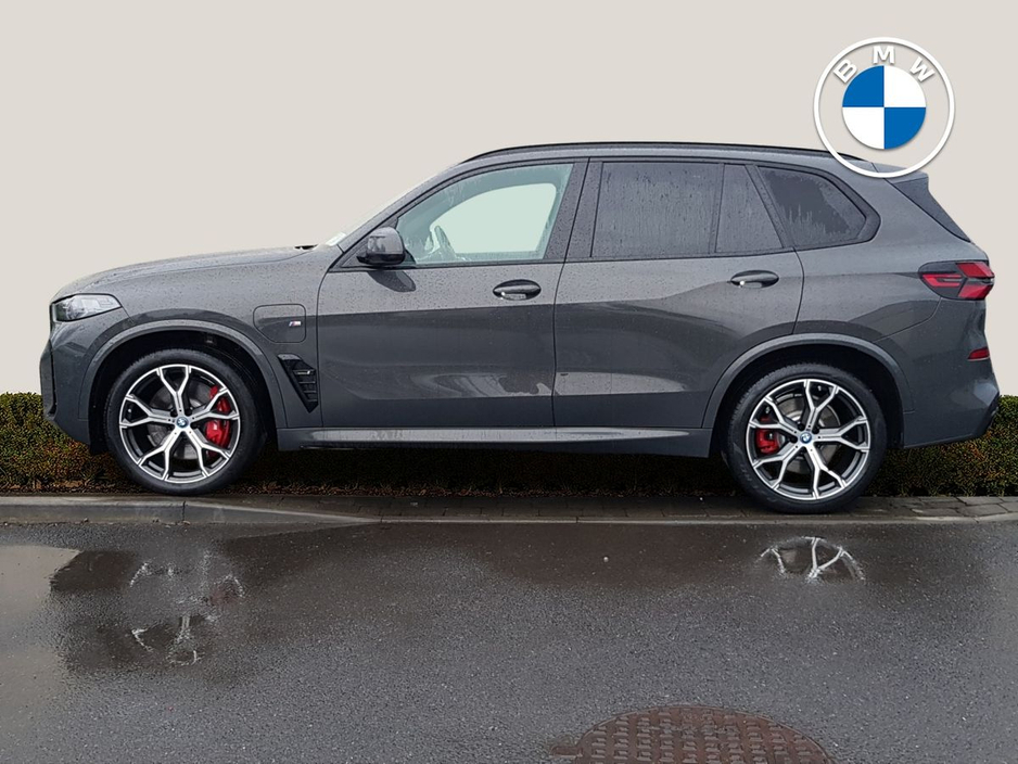 2023 BMW X5 xDrive50e M Sport €79,995